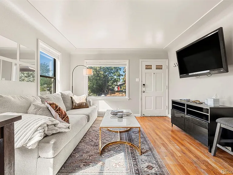 364 Meade St — Photo 4