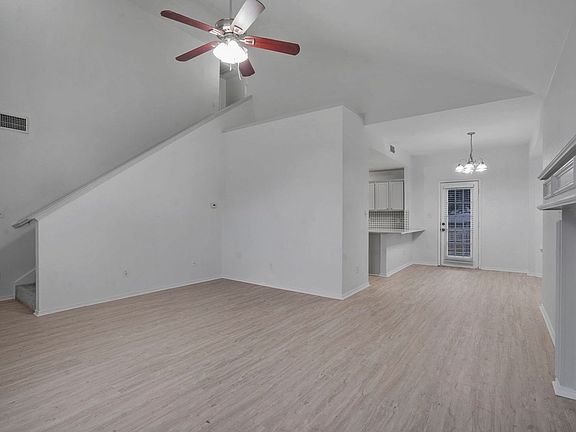 3rd image of 1215 Hidden Oaks Dr