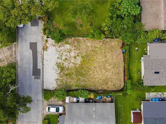 5th image of 715 Douglas Ave
