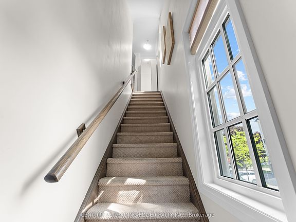 4th image of 3077 Cawthra Rd #18