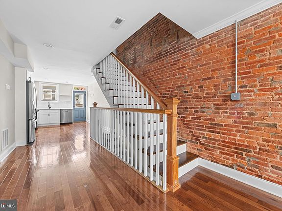 5th image of 808 S Curley St