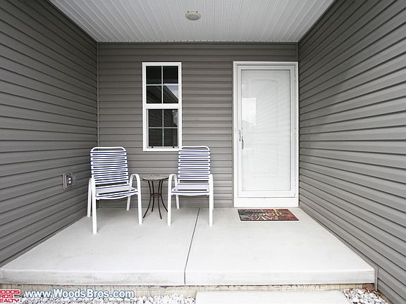 3rd image of 905 Morning Glory Ct