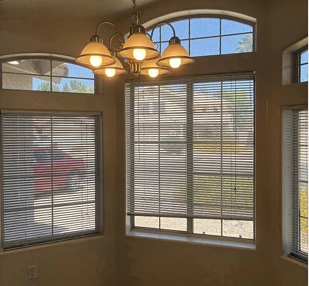 1074 N Saguaro St — Photo 7