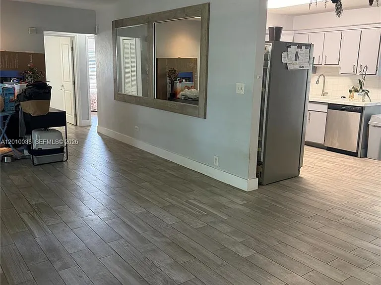1140 Wren Ave — Photo 4