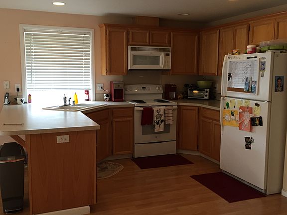 5th image of 205 Blue Jay Ct