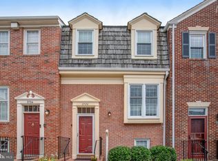 2726 Franklin Ct, Alexandria, VA 22302