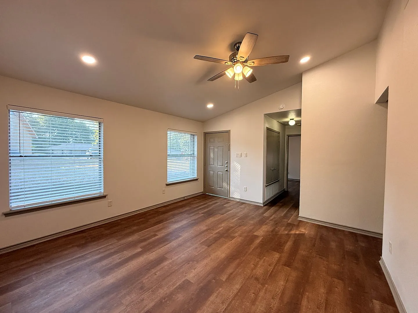 Newly Renovated 3/2 in Spring Hill! — Photo 1