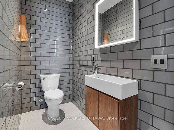 5th image of 135 Barrette St #Penthouse 4