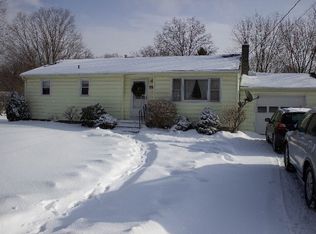 951 Prim Rd, Colchester, VT 05446