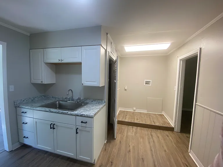 12202 Lena Ave — Photo 8