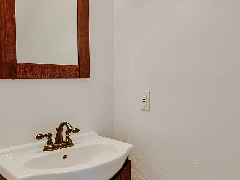 8111 Hawick Dr — Photo 17