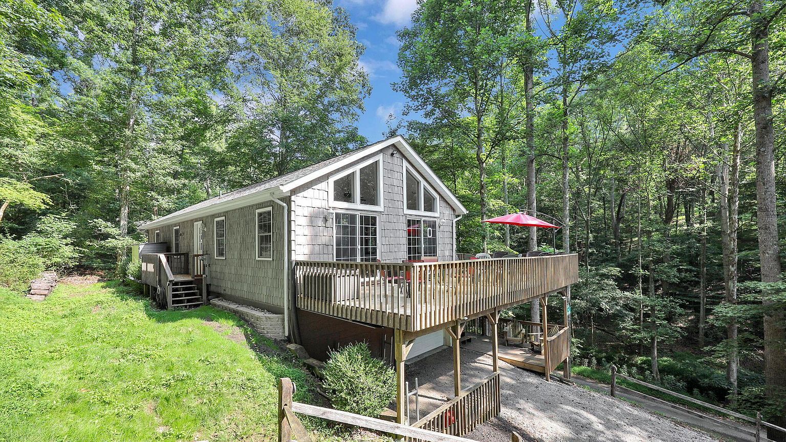 Listing photo 2 for 1893 Beaver Ln