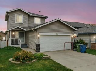 10 N Big Springs Hl SE, Airdrie, AB T4A 1N1