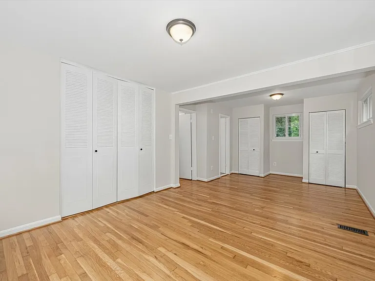 8624 Parliament Dr — Photo 19