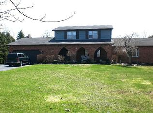 11641 Whitetail Dr, Marilla, NY 14102
