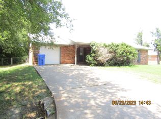 1101 W E Ave, Cache, OK 73527