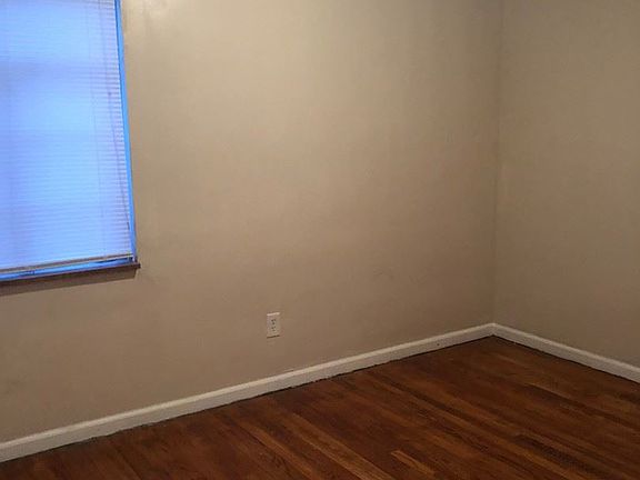 3rd image of 20711 Orangelawn St