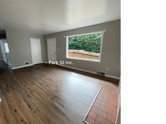 5th image of 2520 Sunset Dr W
