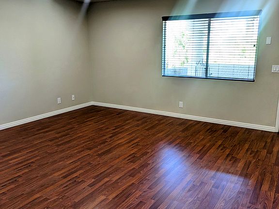 4th image of 409 Mesa Blvd Unit 201