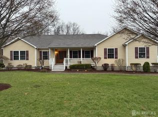 43 Lake Ave, Helmetta, NJ 08828