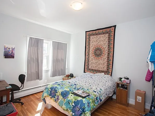 18 Murdock St #1, Somerville, MA 02145