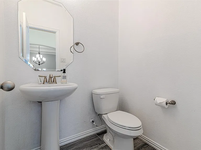 6219 Saint Rosalia Dr — Photo 9
