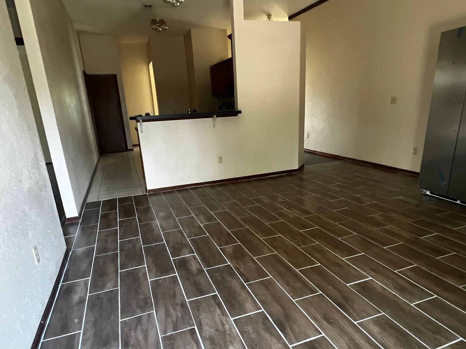 3 bed, 1872 sqft, $1,800 — Photo 2