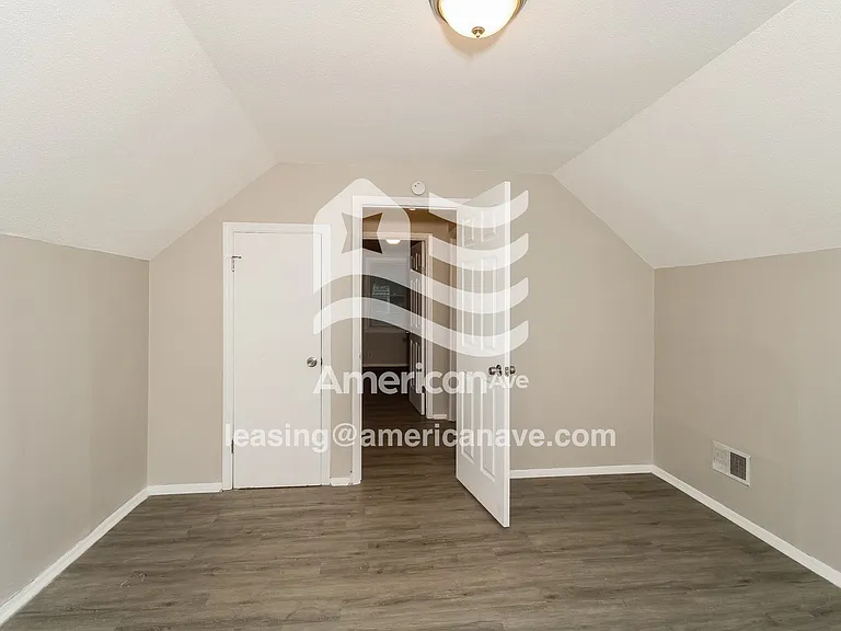 697632_009_main_bedroom_12854378.jpg