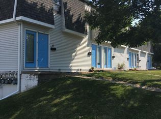 126 20th Ave SW, Cedar Rapids, IA 52404