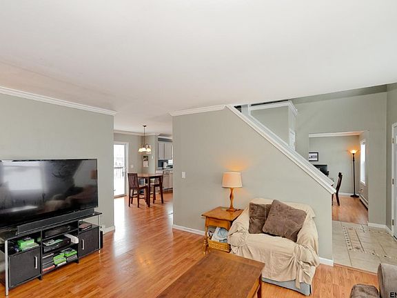 4th image of 96 Smith St
