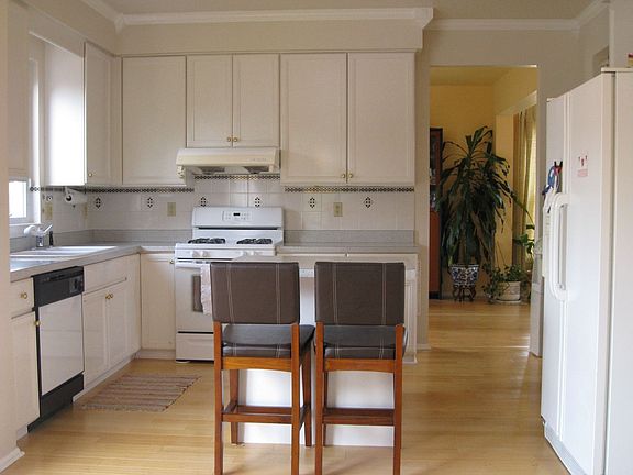 Kitchen with center island