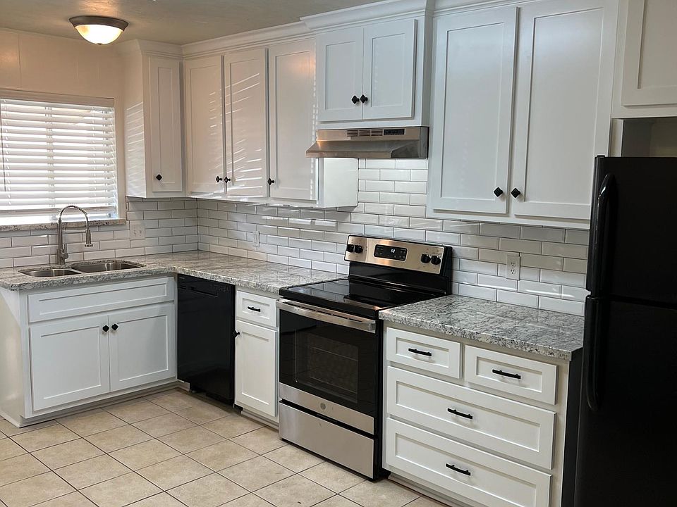 new kitchen cabinets and granite counters