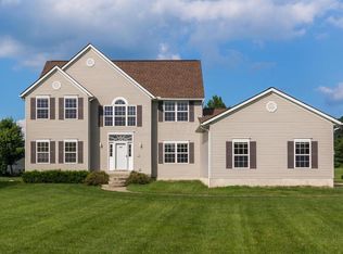 310 Aberdeen Dr, Pataskala, OH 43062