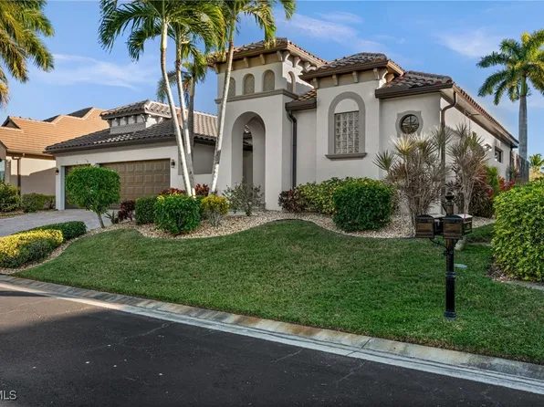 8922 Tropical Ct, Fort Myers, FL 33908