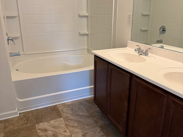 6243 Ellenwood Dr — Photo 10