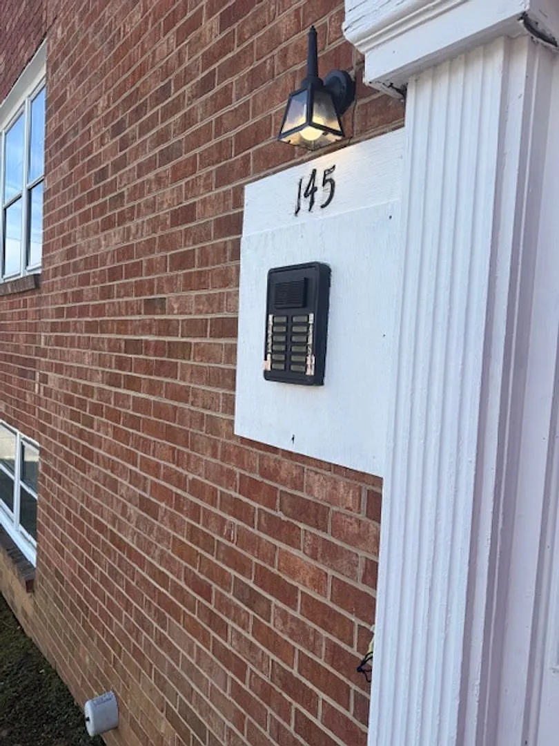 Building Photo - 145 Wesley Dr