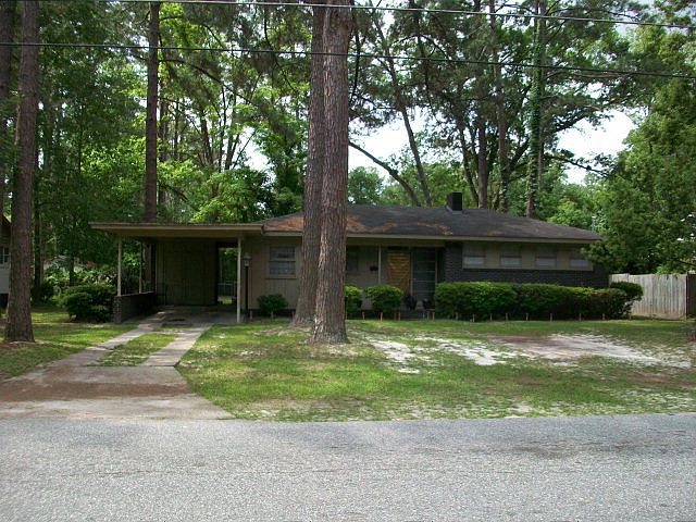 2nd image of 915 Ridgewood Dr