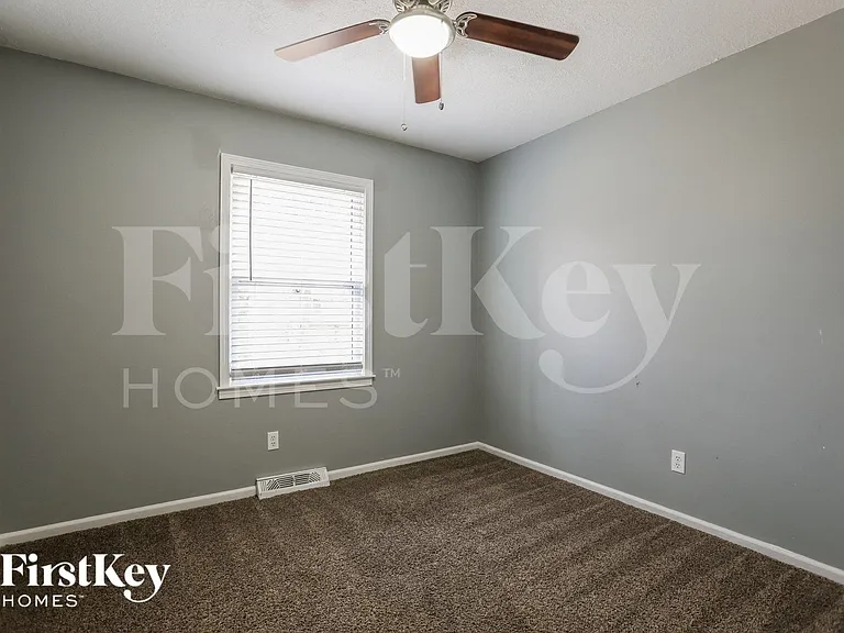 9000 N Grand Ave — Photo 12