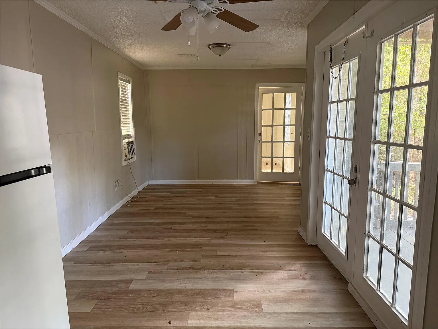 2 bed, 1.0 bath, 700 sqft, $900 — Photo 3