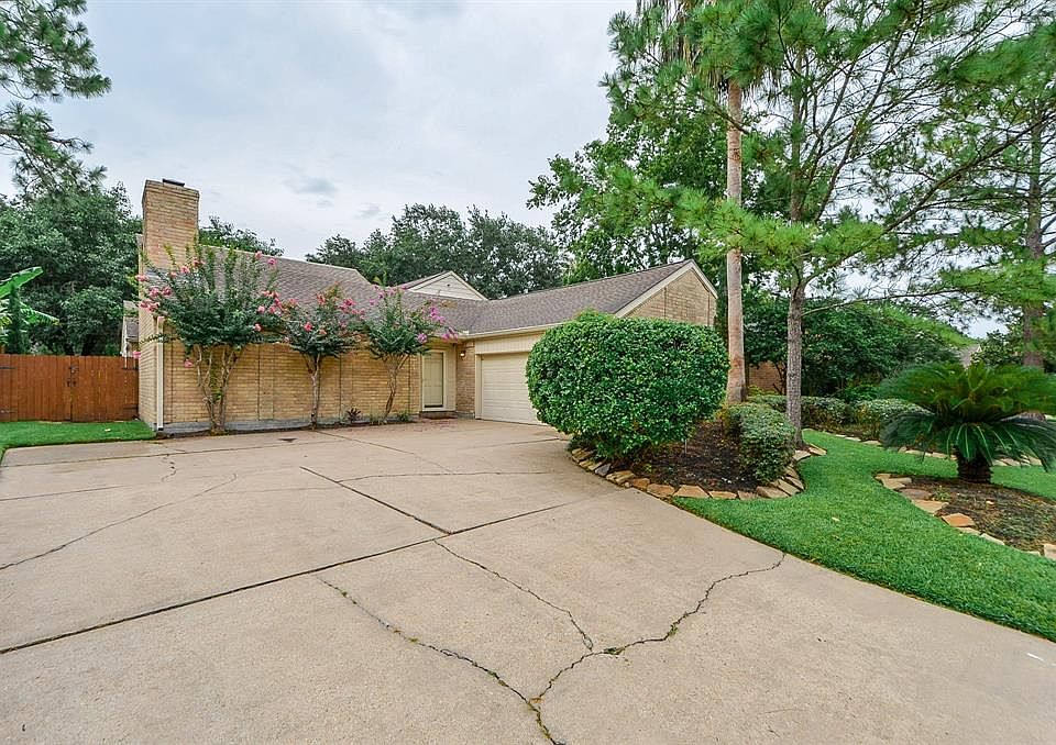 1st image of 11426 Briar Forest Dr
