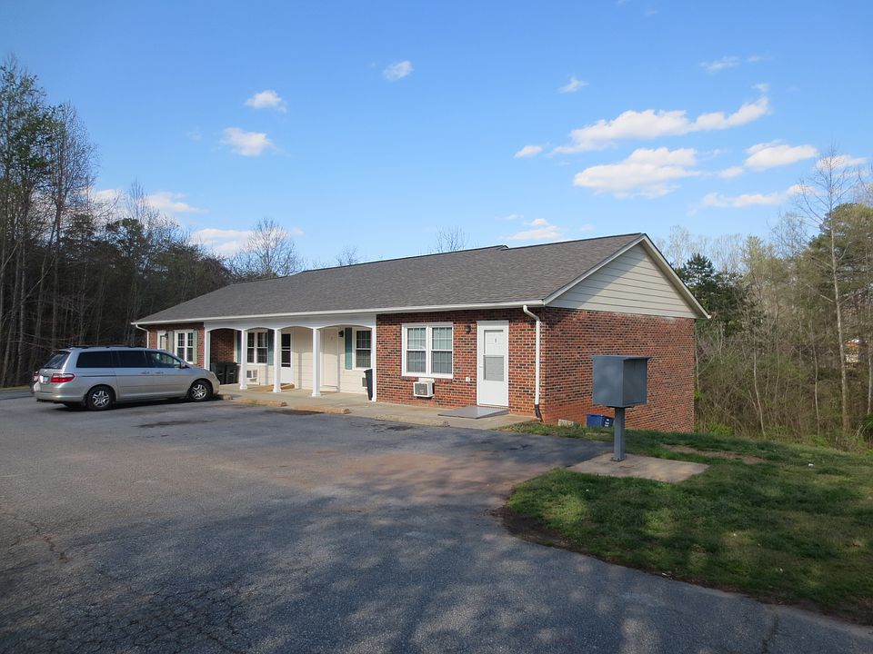 1st image of 720 Kincaid Cir APT 6