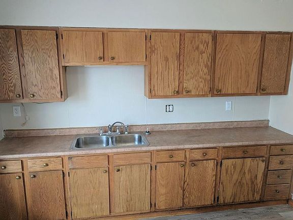 5th image of 622 Middle Ave Unit 2