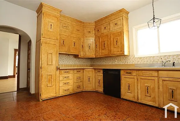 2 bed, $1,100 — Photo 3