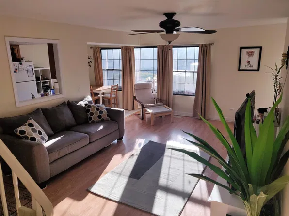 2171 N Oakbrook Cir #5C, Palatine, IL 60074