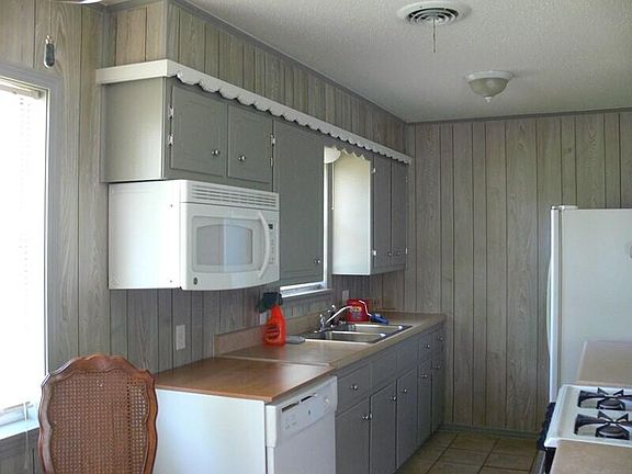 3rd image of 4 Thompson Dr