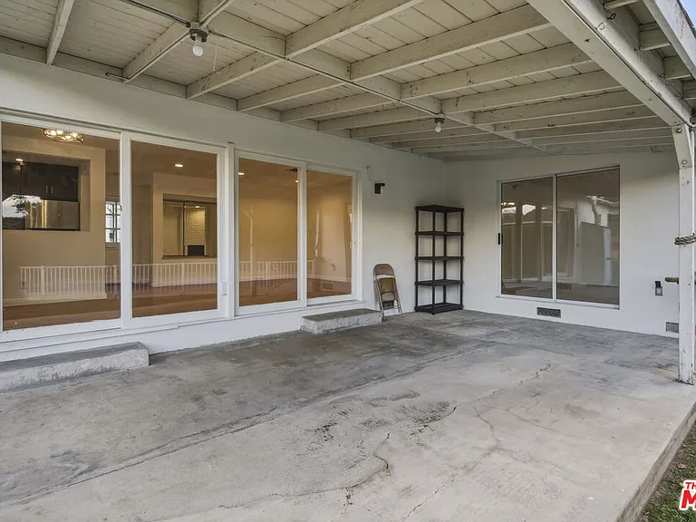12811 Cumpston St — Photo 30