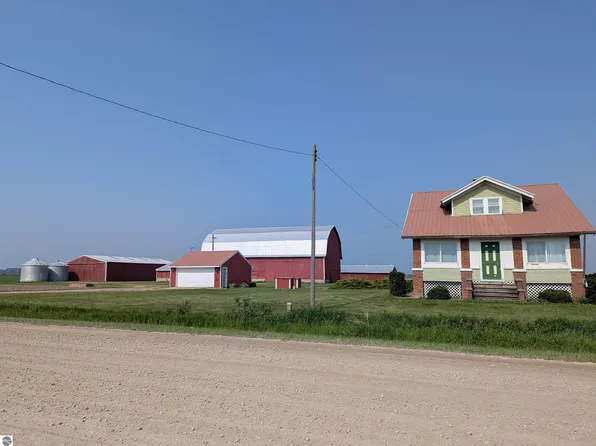 153 North St, Turner, MI 48765