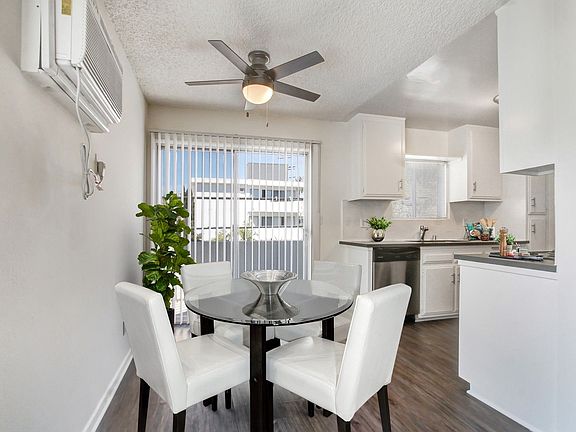 3rd image of 1015 S Barrington Ave #15-2