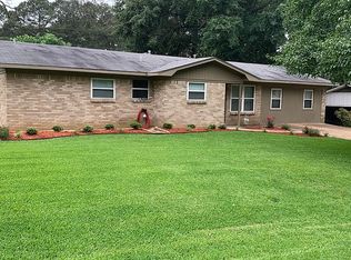 1306 Hilltop Dr, Stamps, AR 71860