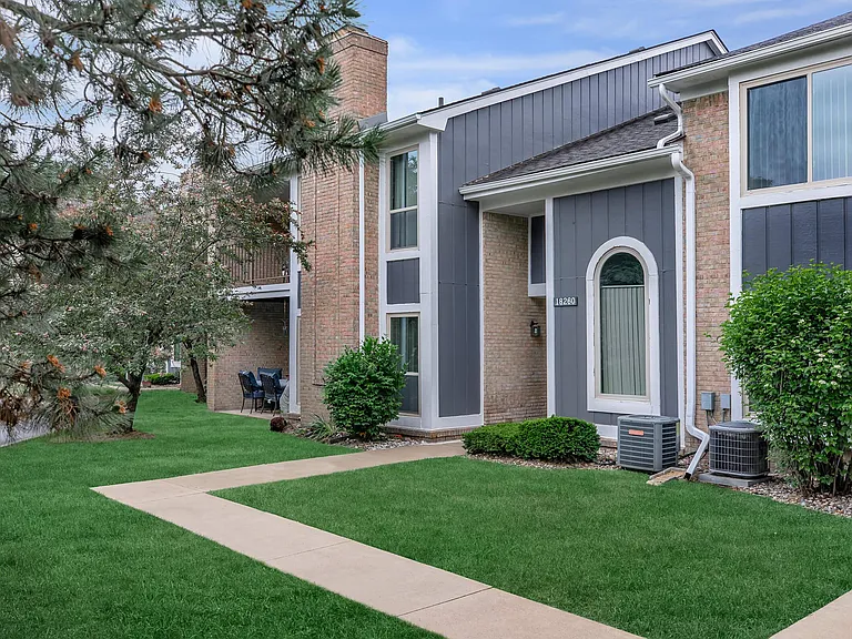 Manors at Knollwood — Photo 14
